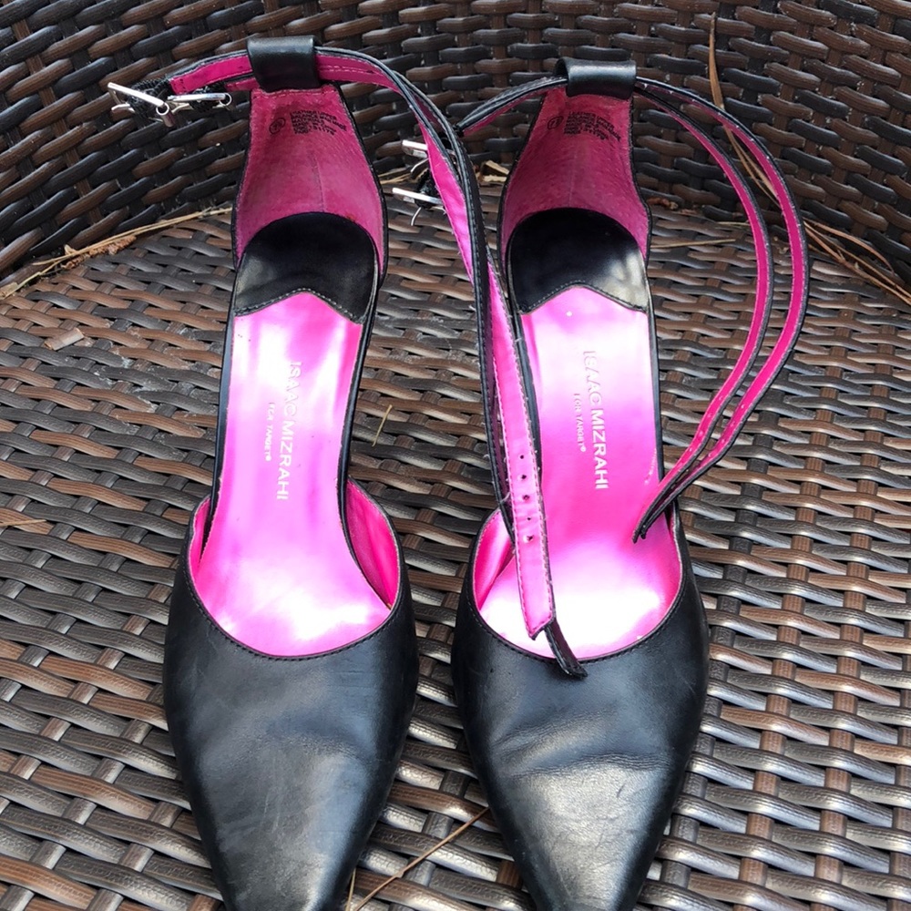 Black Issac Mizrahi heels 7.5